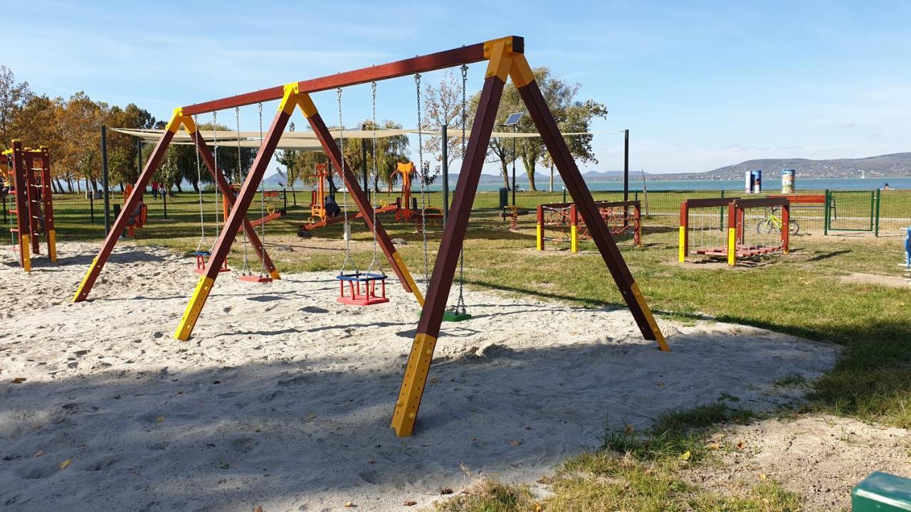 Lelle Resort B20 Balatonlelle Exterior foto